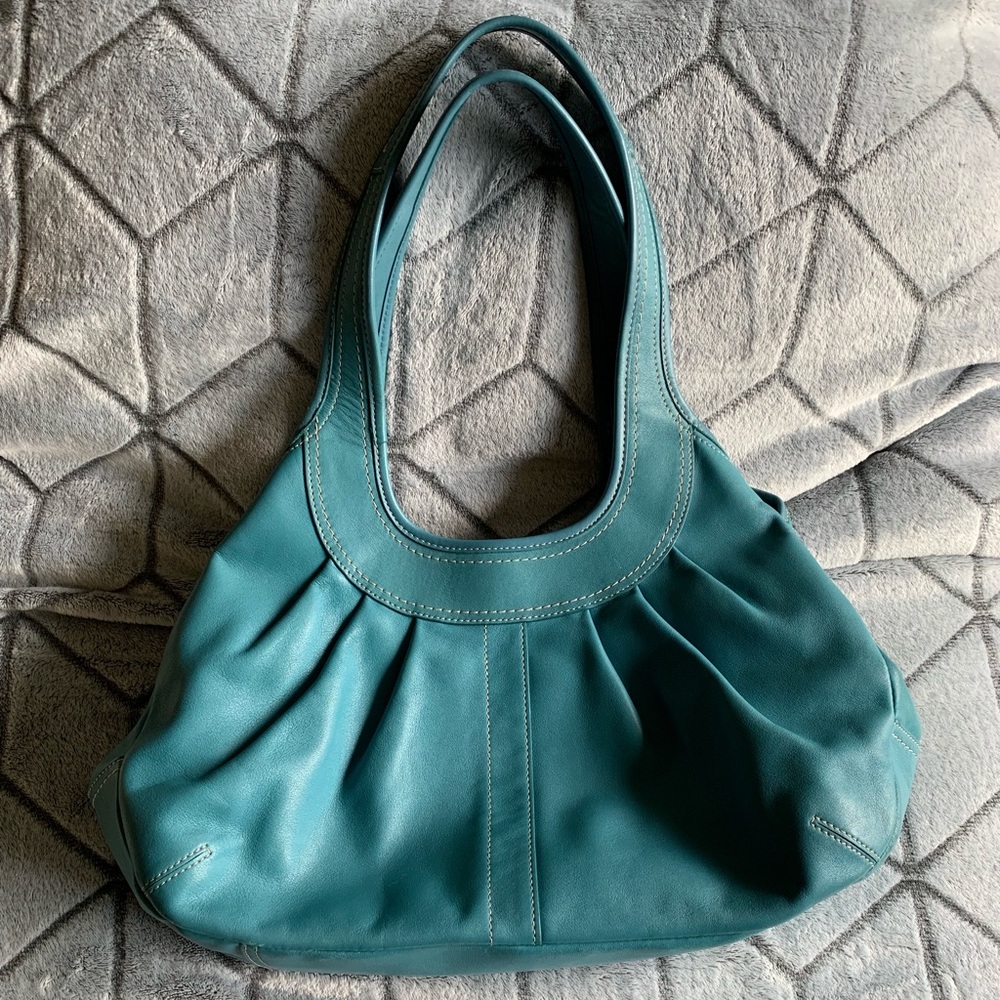 Coach leather shoulder bag